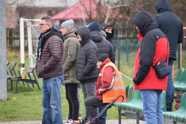 Kibice zobaczyli ciekawe widowisko, w którym GKS Rudki pokonał Spartakusa Daleszyce.