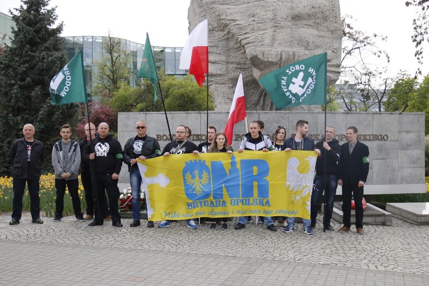 Antyunijna manifestacja na placu Wolności w Opolu