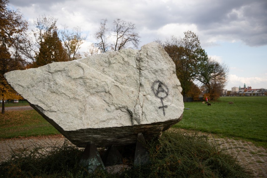 Kamień papieski na Błoniach