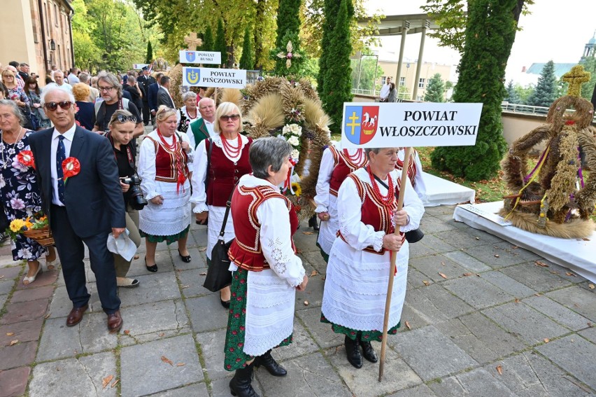 Za nami XXI Świętokrzyskie Dożynki Wojewódzkie w Kielcach. Było bardzo uroczyście [ZDJĘCIA]