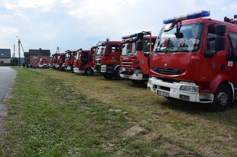 Trąba powietrzna przeszłą przez Gaszowice. W usuwaniu...