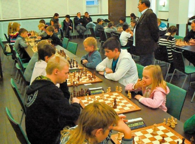 Przy szachownicach w Sokólskim Ośrodku Kultury spotkało się 54 zawodników z Polski i Białorusi. Turniej był rozgrywany systemem szwajcarskim.  