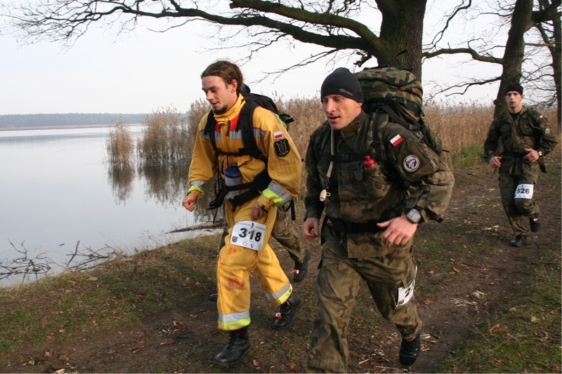 Maraton Komandosa 2015 WYNIKI Trzeci raz z rzędu wygrał por. Piotr Szpigiel [ZDJĘCIA]