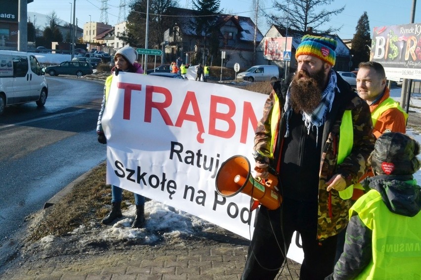 Wielkie trąbienie w Żywcu. Dla szkoły na Podlesiu