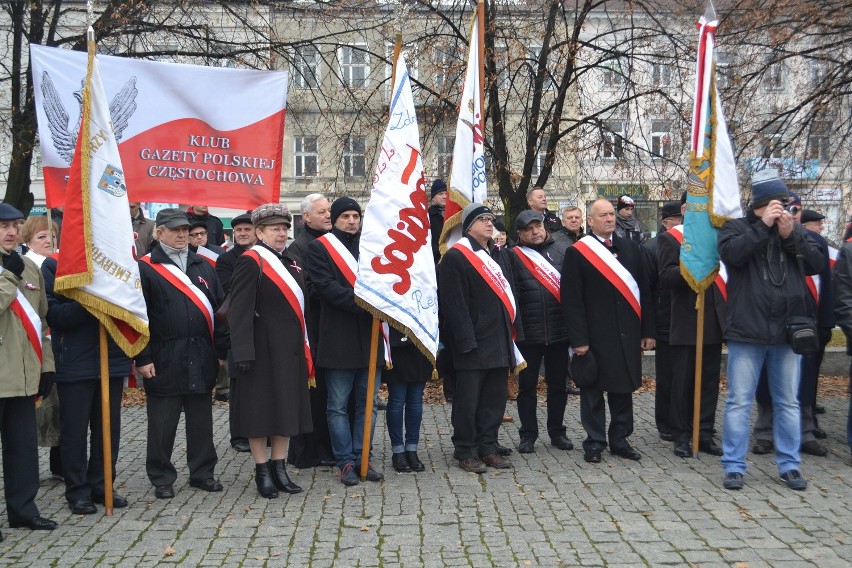 Święto Niepodległości w Częstochowie. Msza święta w Archikatedrze i marsz aleją NMP [ZDJĘCIA]