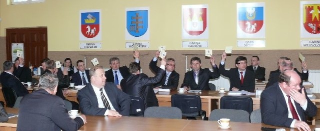 Również Rada Powiatu Włoszczowskiego przegłosowała apel w sprawie nieprzyznania Telewizji Trwam koncesji na nadawanie cyfrowe. Opowiedziało się za nim 14 radnych obecnych na sali.
