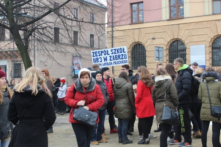 Pół tysiąca par zatańczyło poloneza w Zabrzu