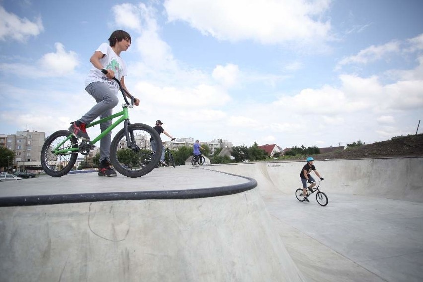 Skatepark w Opolu na osiedlu Malinka.