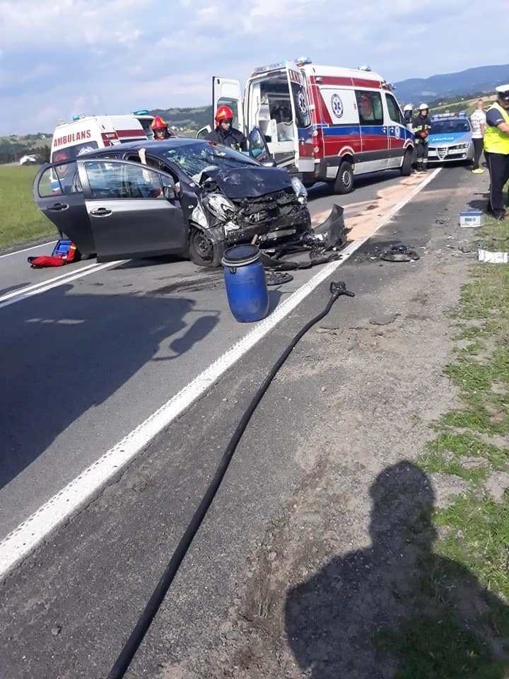 Wypadek w Ptaszkowej. Siedem osób rannych. DK 28 zablokowana [ZDJĘCIA]