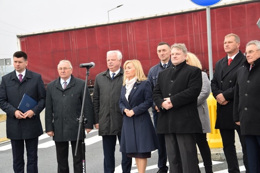 Z wielką pompą otworzyli drugi odcinek obwodnicy Wolbromia