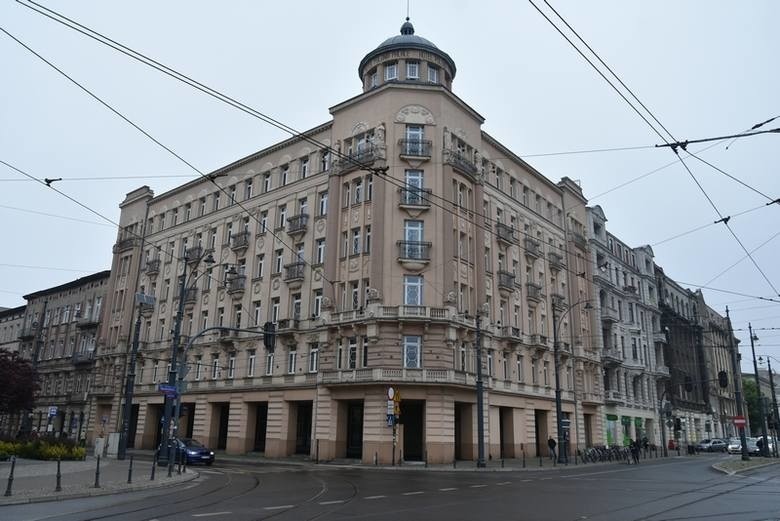 Remontowany właśnie hotel  Pałac Polonia u zbiegu ul....