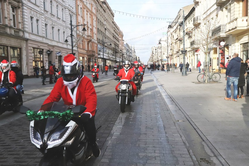 Parada Mikołajów na motorach w Łodzi. MotoMikołaje z prezentami dla dzieci z Domów Dziecka [ZDJĘCIA]