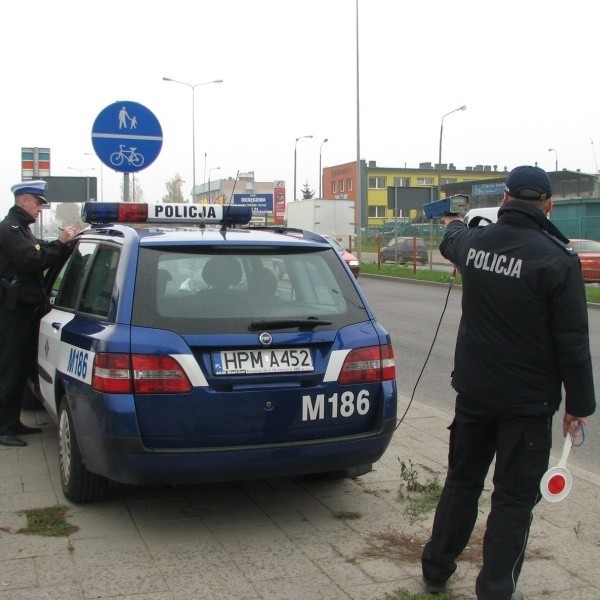 Jeden z punktów kontrolnych policjanci zorganizowali na ulicy Kopernika.