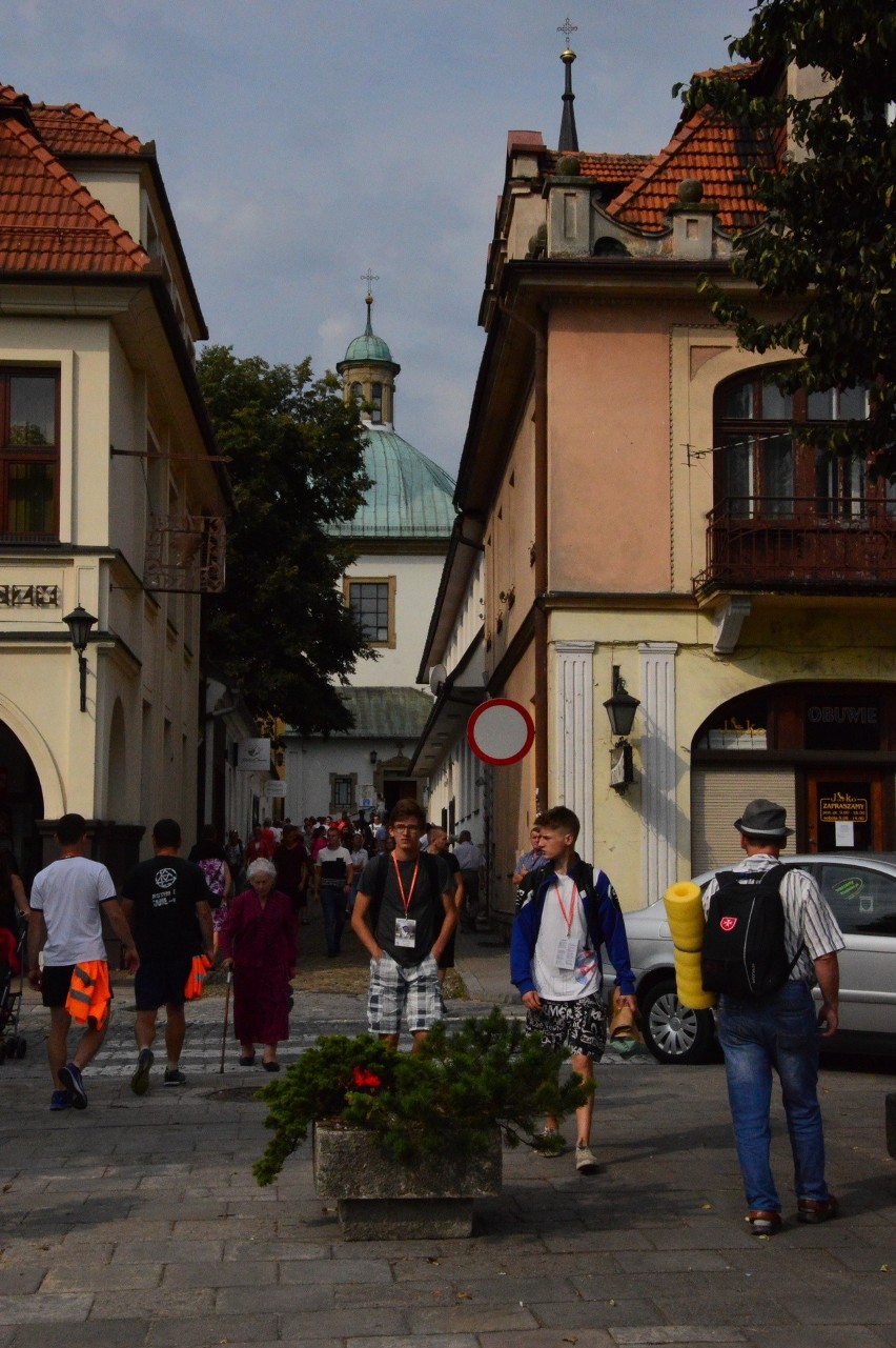 Myślenice. Piesza Pielgrzymka Krakowska wyruszyła w drogę [ZDJĘCIA]