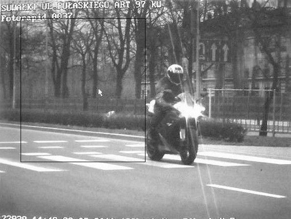 Rekordzista mknął na motocyklu w centrum miasta 123 km/h
