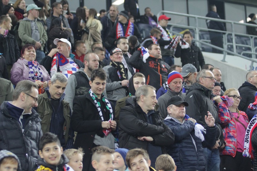 Górnik Zabrze - Śląsk Wrocław. Kibice odśpiewali hymn ZDJĘCIA KIBICÓW