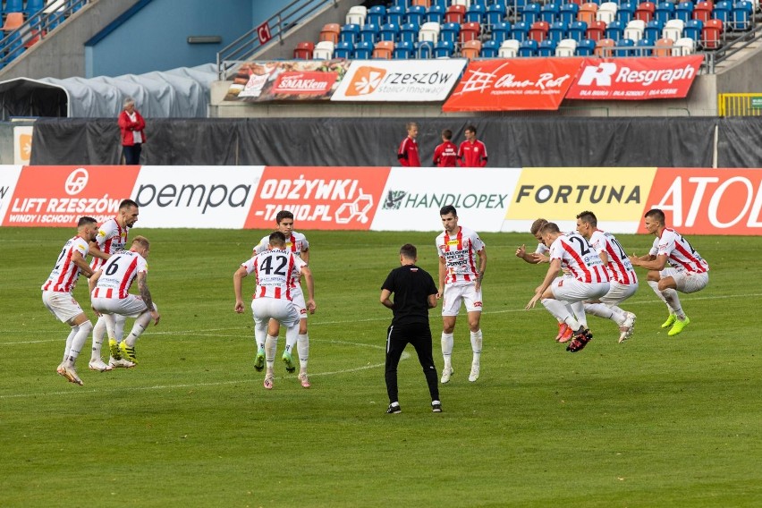 Apklan Resovia zremisowała z Puszczą Niepołomice 1:1 w meczu...