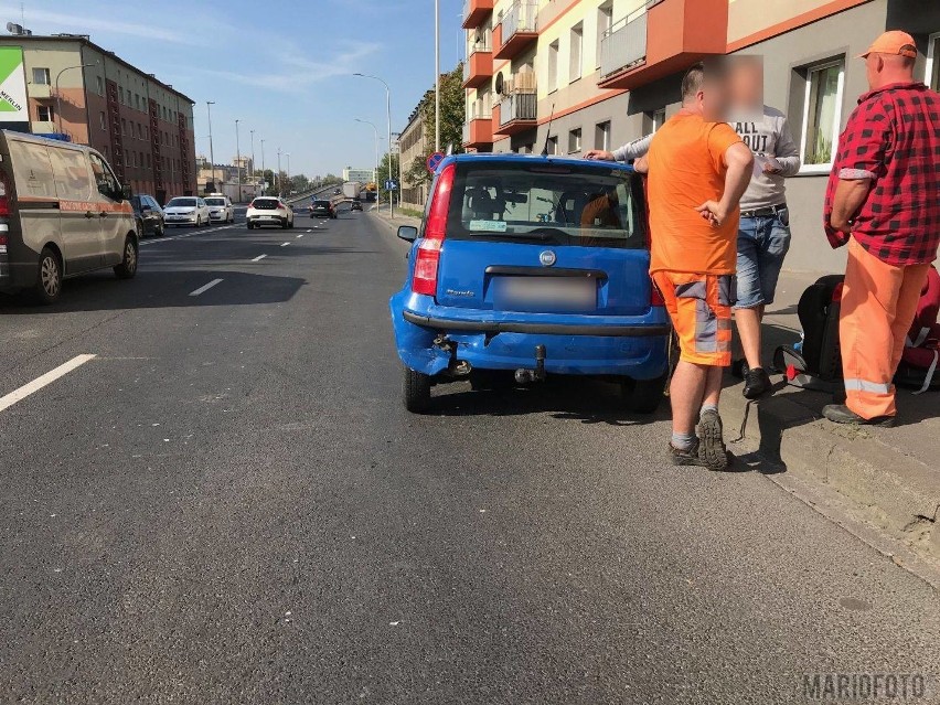 Kolizja trzech samochodów na Nysy Łużyckiej w Opolu. Ze...