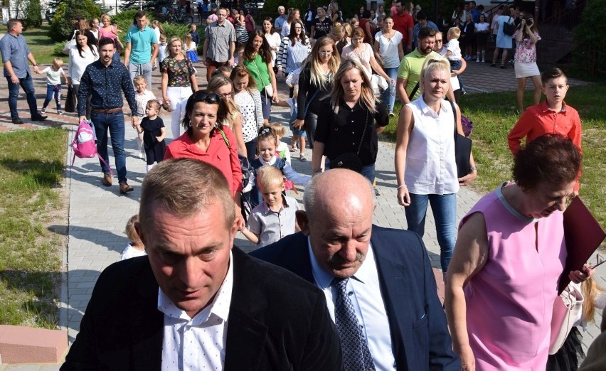 Po kilkunastu latach do Oleszna wróciło przedszkole. Dzieci bardzo się cieszą z nowoczesnej siedziby (WIDEO)