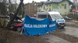 Tragiczny wypadek na ul. Sierakowskiego.  Mężczyzna zmarł za kierownicą [ZDJĘCIA]