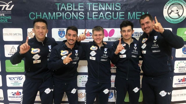 Od lewej: Lam Siu Hang, Carlos Caballero, Artur Grela, Vladislav Ursu i trener Patryk Jendrzejewski