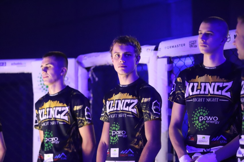 Sporty walki. Ogromne emocje na gali Klincz Fight Night II w Targach Kielce. Jednym z gości był Paweł „Popek” Mikołajuw