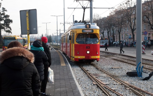 Peron przystanku tramwajowego do Tarpna przy Alei 23 go stycznia w Grudziądzu powrócił na właściwe miejsce