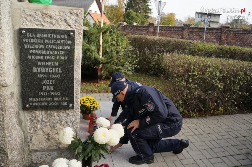 Raciborscy policjanci uczcili pamięć policjantów zamordowanych w 1940 roku ZDJĘCIA