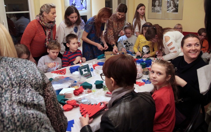 „Magiczną pracownię krawiecką” w piątkowy wieczór utworzono...