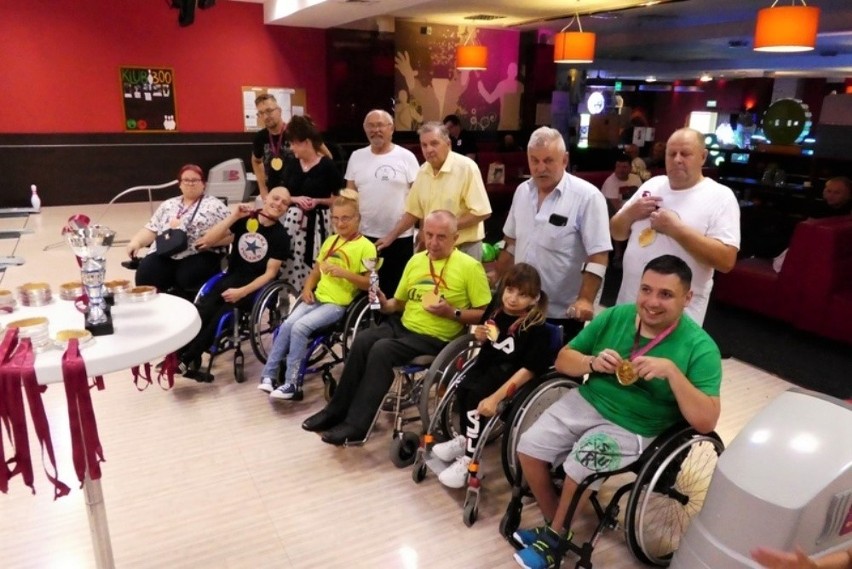 Słupscy niepełnosprawni wygrali w Koszalinie turniej gry w kręgle [zdjęcia]