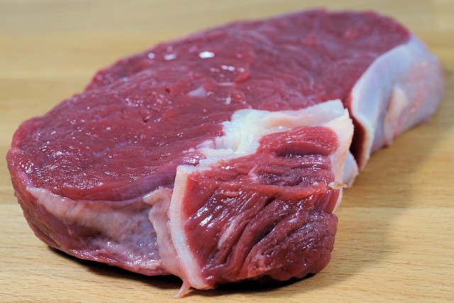 Wołowina jest trzecim najczęściej spożywanym gatunkiem mięsa na świecie, po wieprzowinie i drobiu