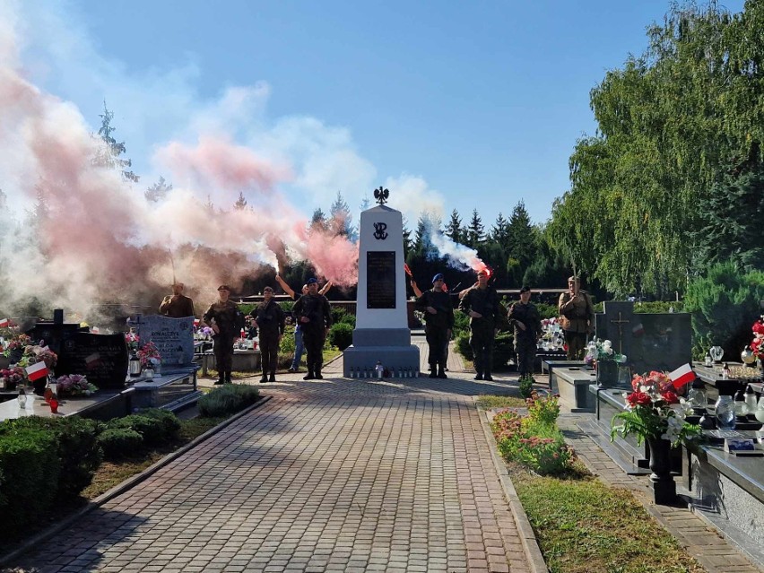 W kwaterze Armii Krajowej na cmentarzu w Cedzynie odbyły się...