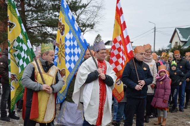 Po raz drugi parafia pod wezwaniem Antoniego Padewskiego w Nożynie zorganizowała Orszak Trzech Króli. Potem w kościele było wspólne śpiewanie kolęd. Relacja w piątkowym "Głosie Bytowa/Miastka".