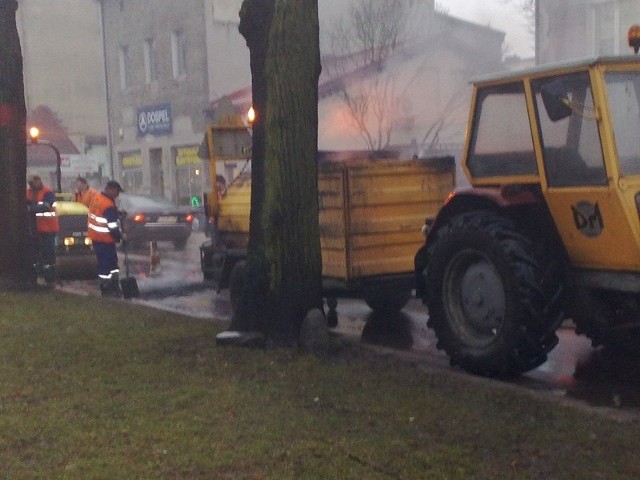 Drogowcy na ulicy Jaracza w Słupsku