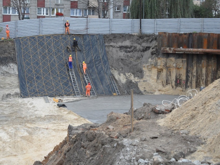 Budowa biurowca przy Al. Roździeńskiego 10 w Katowicach