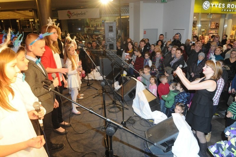 Opolskie dzieci śpiewają kolędy - koncert...