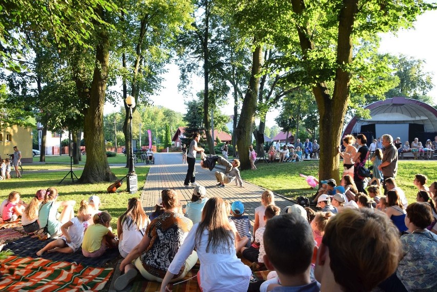 Bielsk Podlaski. Park Królowej Heleny. IX Festiwal Teatralny...