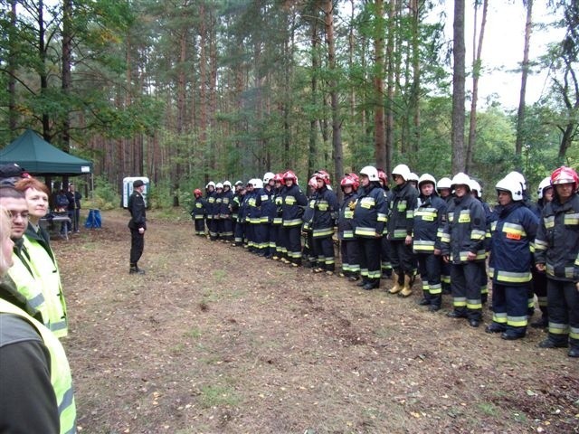 W ćwiczeniach uczestniczyło ogółem 14 zastępów pożarniczych...