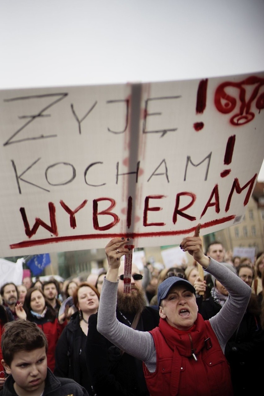 Manifestacja na placu Mickiewicza: "Stop dla zakazu aborcji....