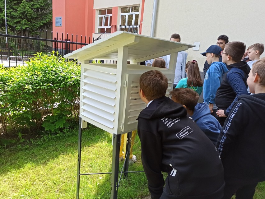 Zajęcia na świeżym powietrzu mają uczniowie SP 162.