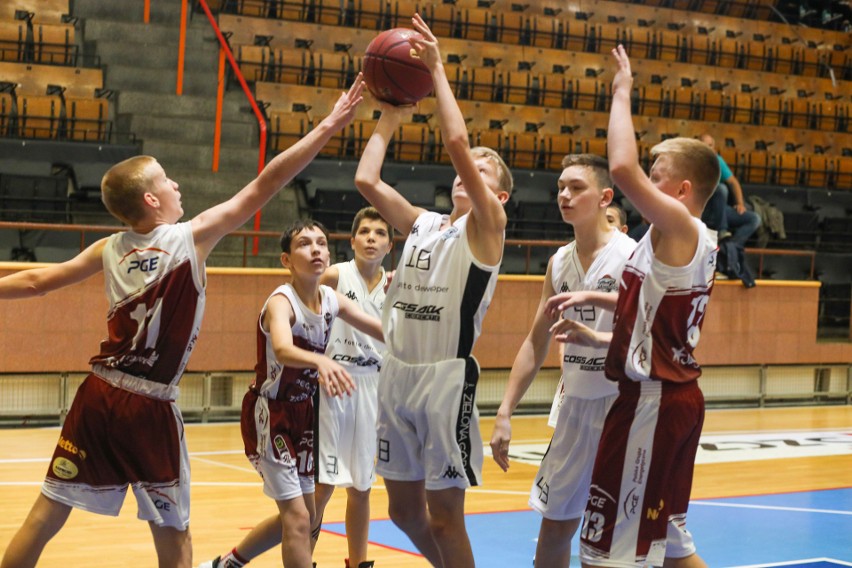 Pierwszy turniej Pogoń Basket Cup. Nasze drużyny na podium. ZDJĘCIA