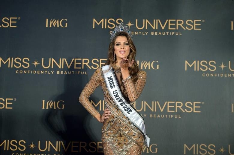 Miss Universe 2017: GALA ONLINE. Iris Mittenaere - ZDJĘCIA...