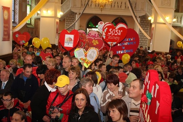 Uczestnicy Warsztatów Terapii Zajęciowej z całego województwa świętokrzyskiego przygotowali wielkie serca na konkurs. 