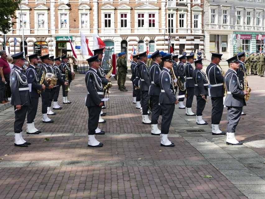 Koszalińskie uroczystości odbyły się na placu przed...