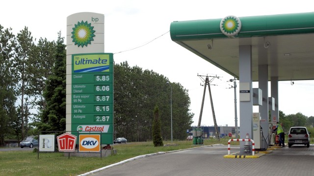 Tankowanie w regionie na razie bez cenowych zmianWczorajsze średnie ceny paliw w Polsce, według danych zebranych przez portal e-petrol, to 5,82 zł za litr Pb 95 oraz 5,69 zł za litr oleju napędowego.