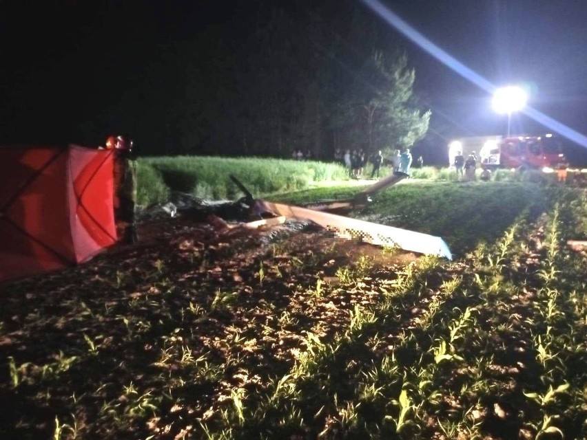 Wypadek motoszybowca w Górkach w powiecie mieleckim. Zginął 19-letni mężczyzna, a jego brat został ciężko ranny