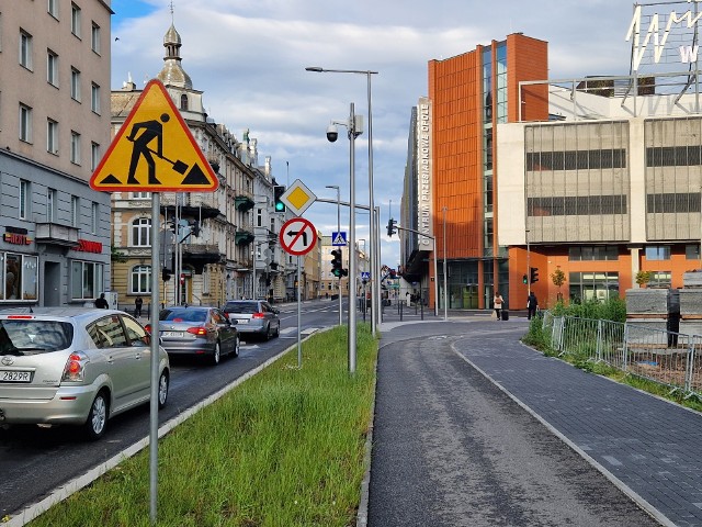 Dopiero co przebudowana ulica w centrum Opola będzie przebudowywana ponownie.