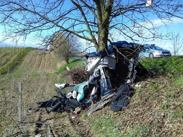 Auto rozpadło się na części