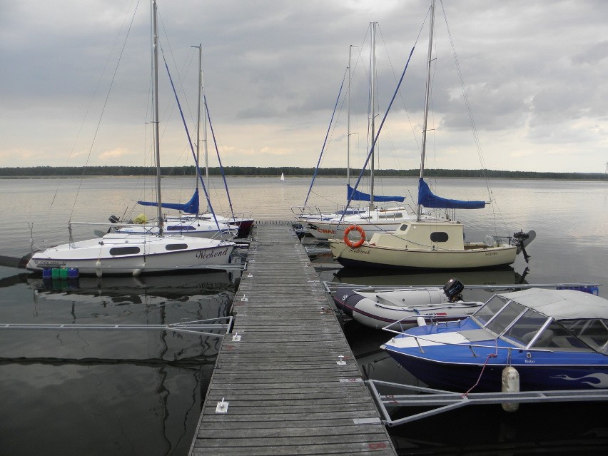 Podczas dnia otwartego Mariny Poraj można sprawdzić się w...