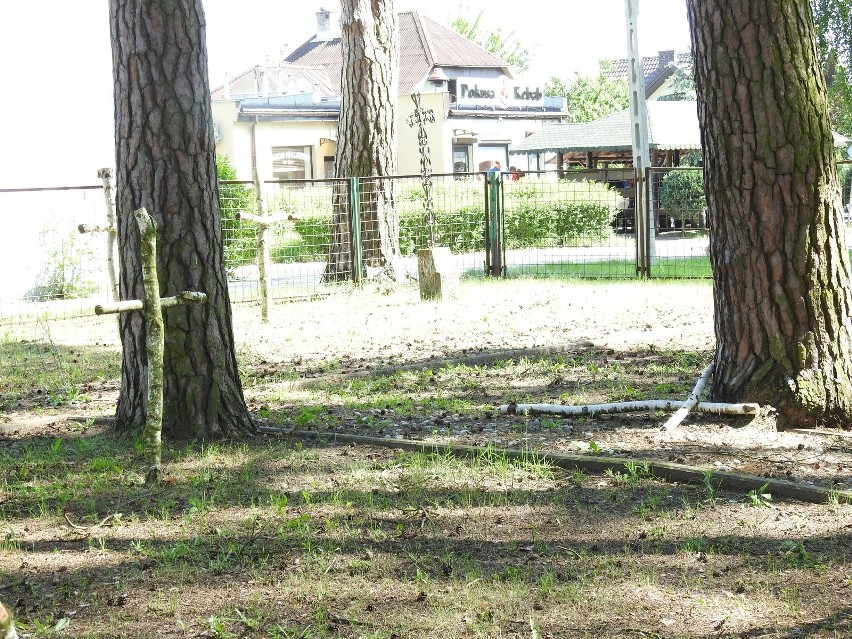 Małkinia Górna. Burza wyrządziła szkody na cmentarzu wojennym. Zdjęcia